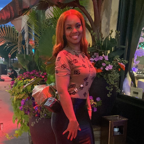 Meet your Posher, Amber - Picture 1 of 1